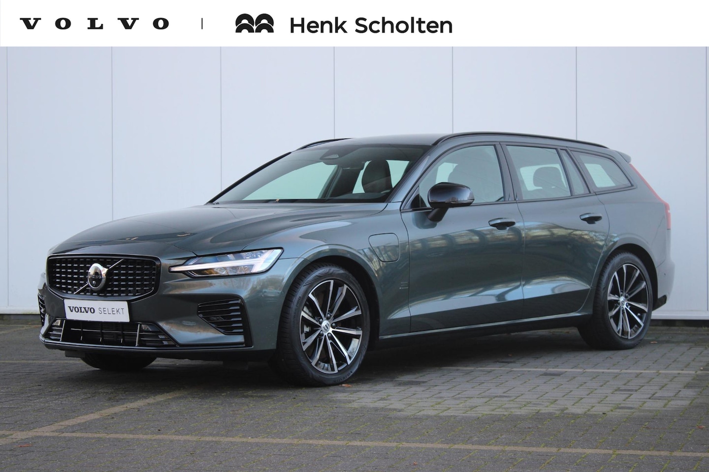 Volvo V60 - T6 350PK Plug-in hybrid AWD Plus Dark | Adaptive Cruise & Pilot Assist | Stoelverwarming V - AutoWereld.nl