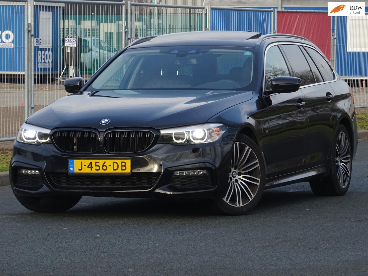 BMW 5-serie Touring - 530d M2018 M-SPORT PANORAMADAK/LEER/FULL - AutoWereld.nl
