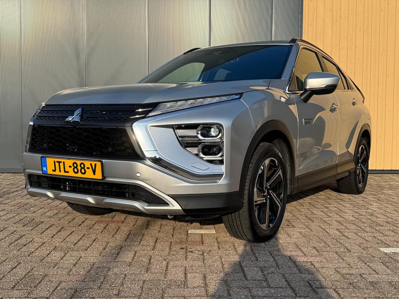 Mitsubishi Eclipse Cross - 2.4 PHEV S-AWC 98pk Aut. Intense | Cruise | Clima | Navi | Stoelverwarming | Camera | PDC - AutoWereld.nl