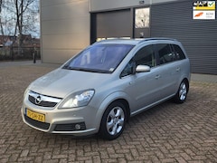 Opel Zafira - 2.2 Cosmo, Automaat, Xenon, Carplay, Trekhaak