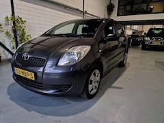 Toyota Yaris - 1.3 VVTi Sol Airco Trekhaak