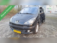 Peugeot 1007 - 1.4-16V Gentry