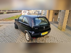 Opel Corsa - 1.4-16V Cosmo Nette Opel Corsa 1.4 16V – Airco • Cruise • APK – Rijklaar
