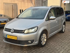 Volkswagen Touran - 2.0 TDI Highline BlueMotion 7p. Aut. 140pk Navi Parksensor NAP