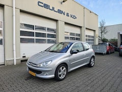 Peugeot 206 - 1.4-16V Quiksilver