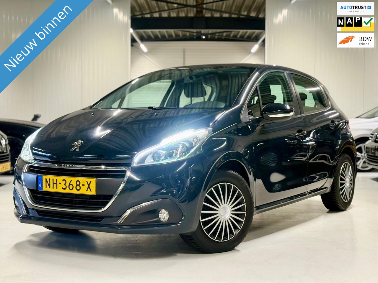 Peugeot 208 - 1.2 82PK Navigatie|Cruise control! - AutoWereld.nl