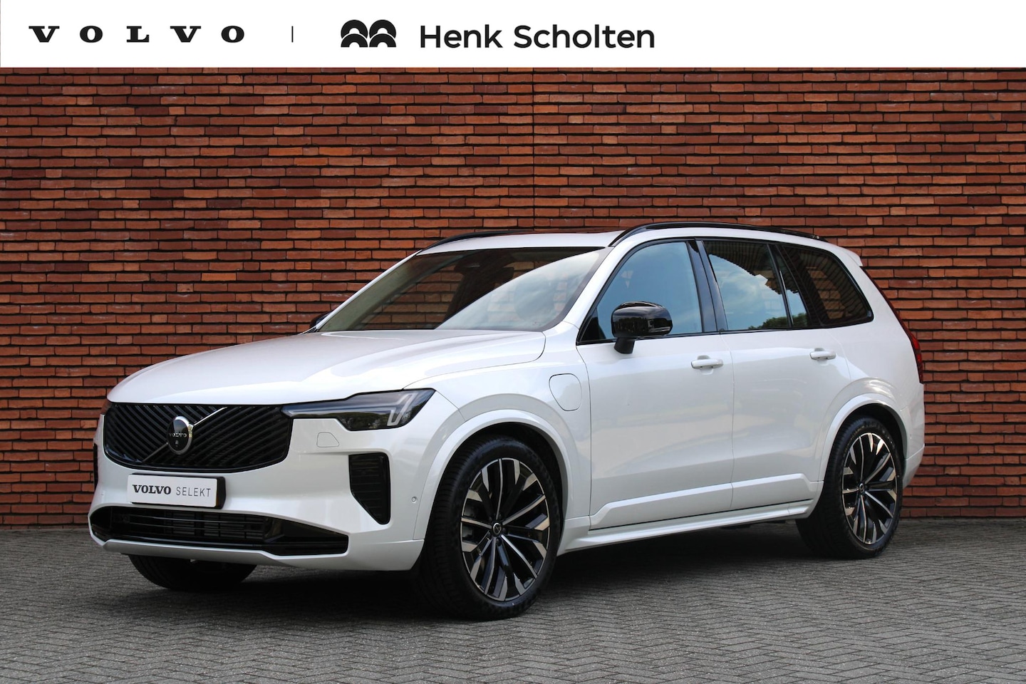 Volvo XC90 - T8 Plug-in hybrid AWD Ultra Dark | Trekhaak | Bowers & Wilkins | Luchtvering | Gelamineerd - AutoWereld.nl