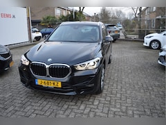 BMW X1 - sDrive18i Navi prof / Sportstoelen / Led kopl. / Half leder