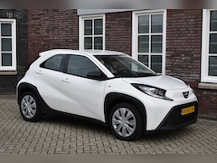 Toyota Aygo - 1.0 VVT-i MT Play Wij zijn op afspraak geopend Graag bellen voor uw komst