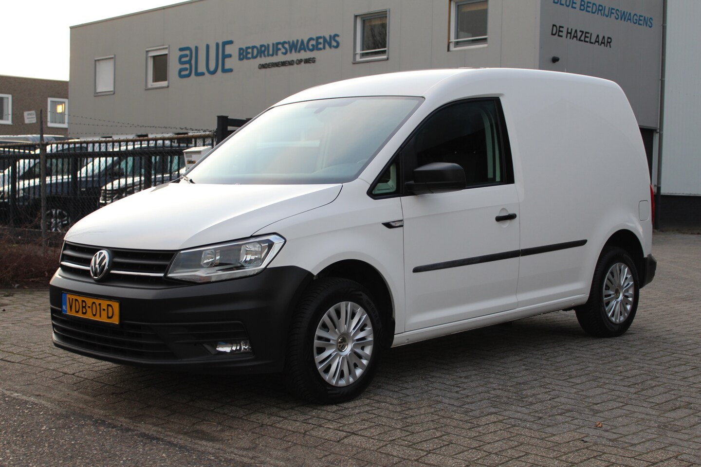 Volkswagen Caddy - 2.0 TDI 75KW Euro6 DSG Comfortline ✓ airco ✓ cruise control ✓ navigatie - AutoWereld.nl