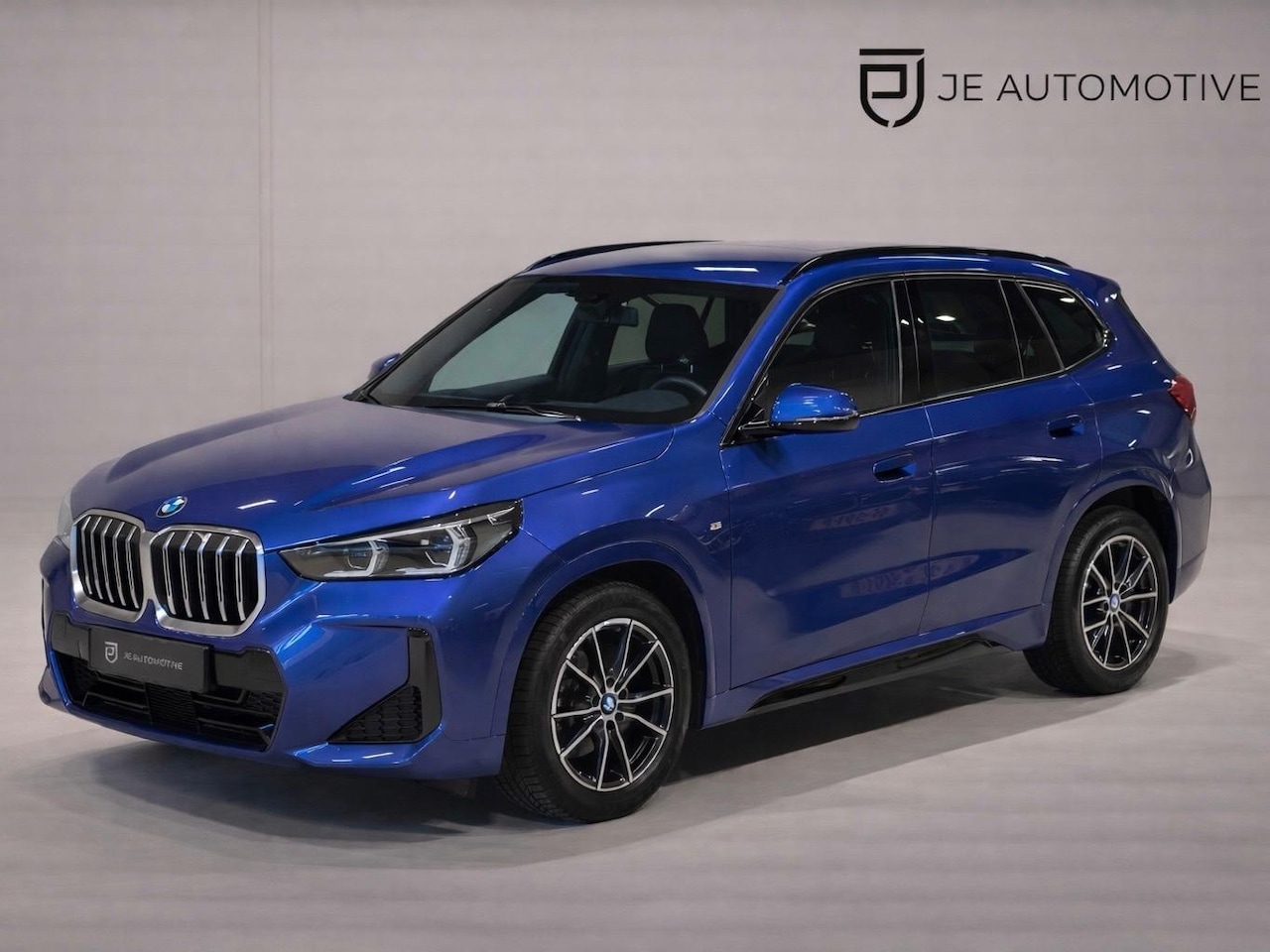 BMW X1 - SDrive18i M-Pakket, Facelift, Wide Screen, Apple Carplay, Android Auto, Voll Led, Ambiënte - AutoWereld.nl