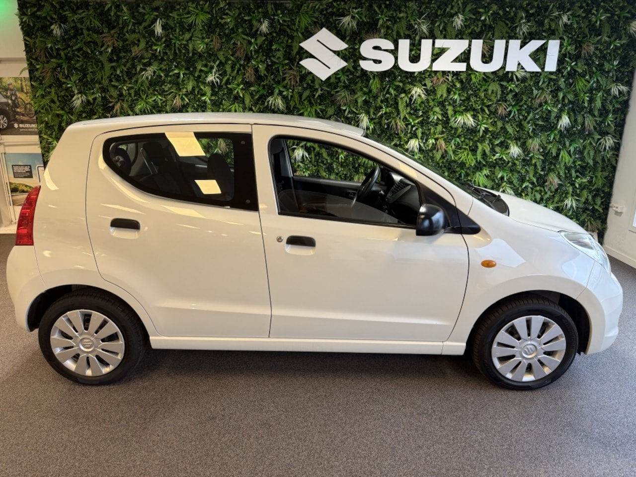 Suzuki Alto - Airconditioning Getint glas 1.0 Comfort EASSS Originele radio/CD Electrische ramen - AutoWereld.nl
