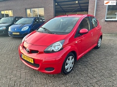 Toyota Aygo - 1.0-12V Cool // 5-deurs // Airco // Nieuwe APK