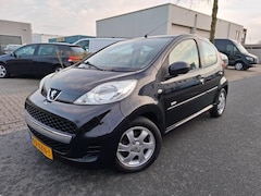 Peugeot 107 - 1.0-12V Millesim 200 AIRCO/5DEURS/SPORTVELGEN