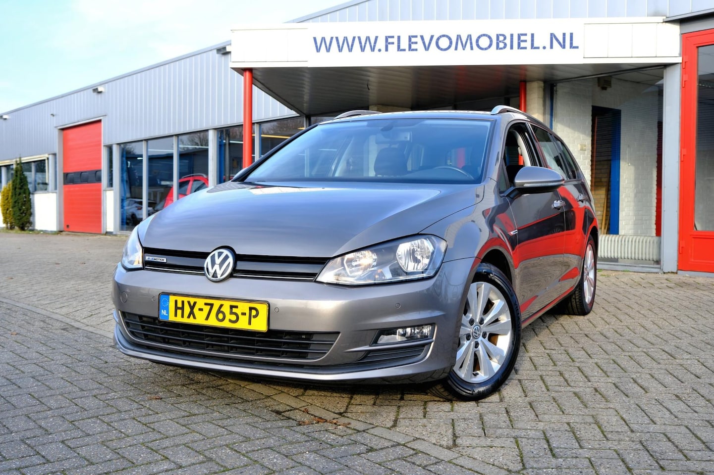 Volkswagen Golf Variant - 1.0 TSI Business Edition Connected Nav|Clima|Cam|LMV - AutoWereld.nl