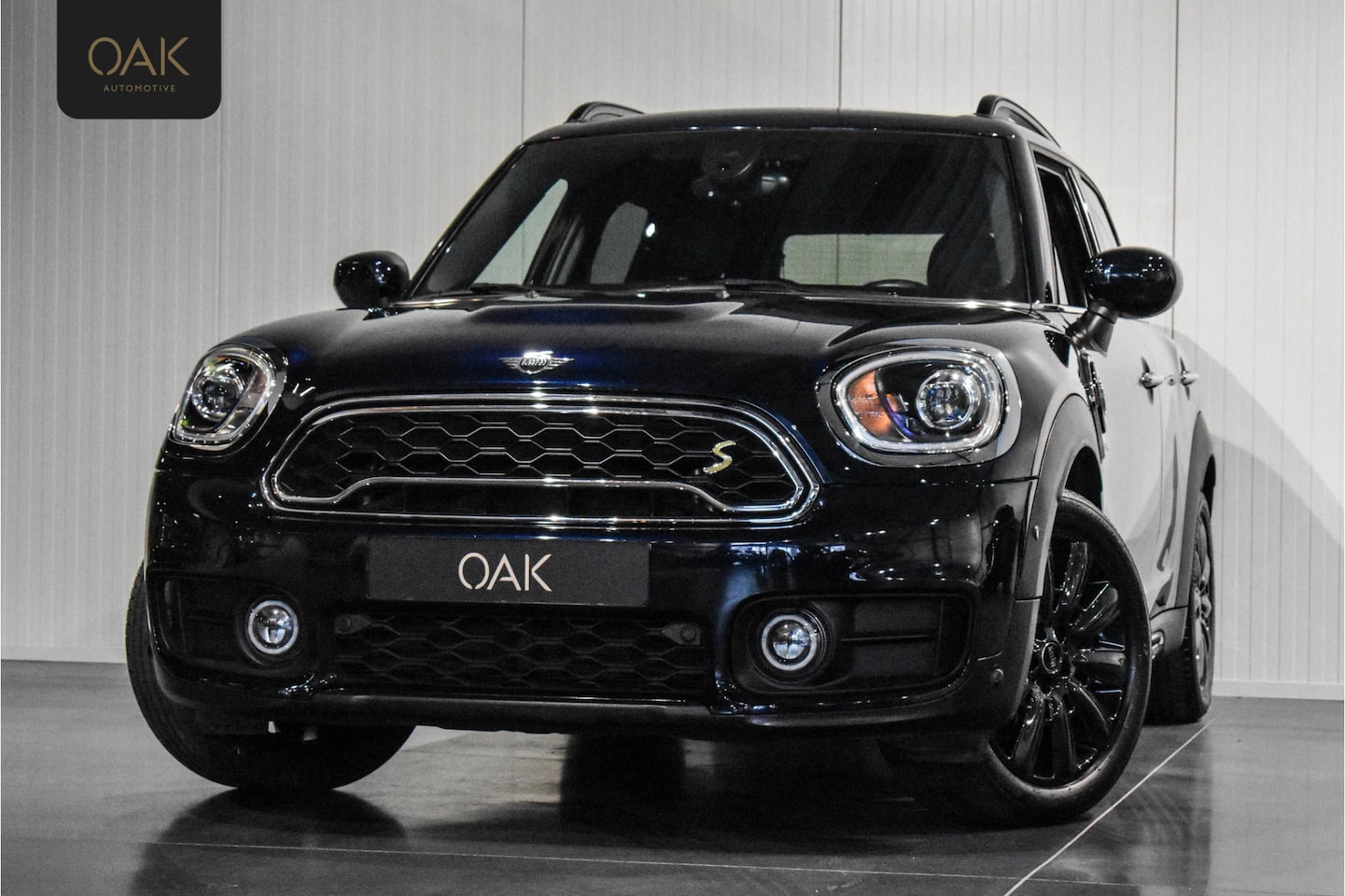 MINI Countryman - 1.5 Cooper SE Hybride ALL4 Yours | Navigatie | Lounge Leder | ACC | 18"LM | Enigmatic Blac - AutoWereld.nl