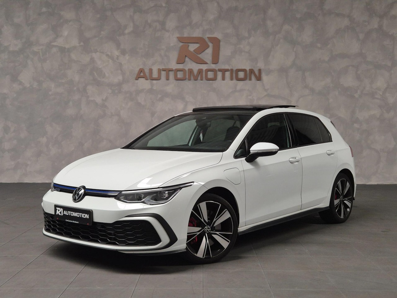 Volkswagen Golf - 1.4 eHybrid GTE 245PK|PANO|KEYLESS GO|IQ LIGHT|CAMERA|SFEER|MMI|STUURVERW|STOELVERW|NAVIGA - AutoWereld.nl