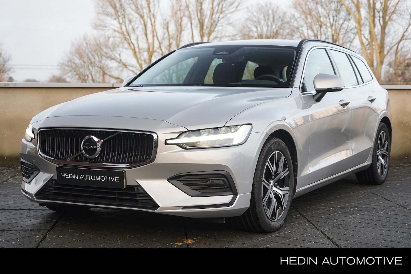 Volvo V60 - 2.0 B3 Core | Adaptive Cruise | BLIS | Stoelverwarming V/A | Stuurwielverwarming | Google - AutoWereld.nl
