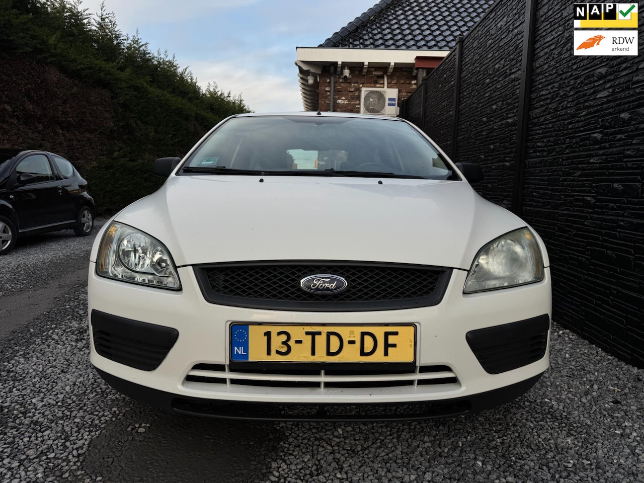 Ford Focus Wagon - 1.6-16V Champion 1.6-16V Champion - AutoWereld.nl