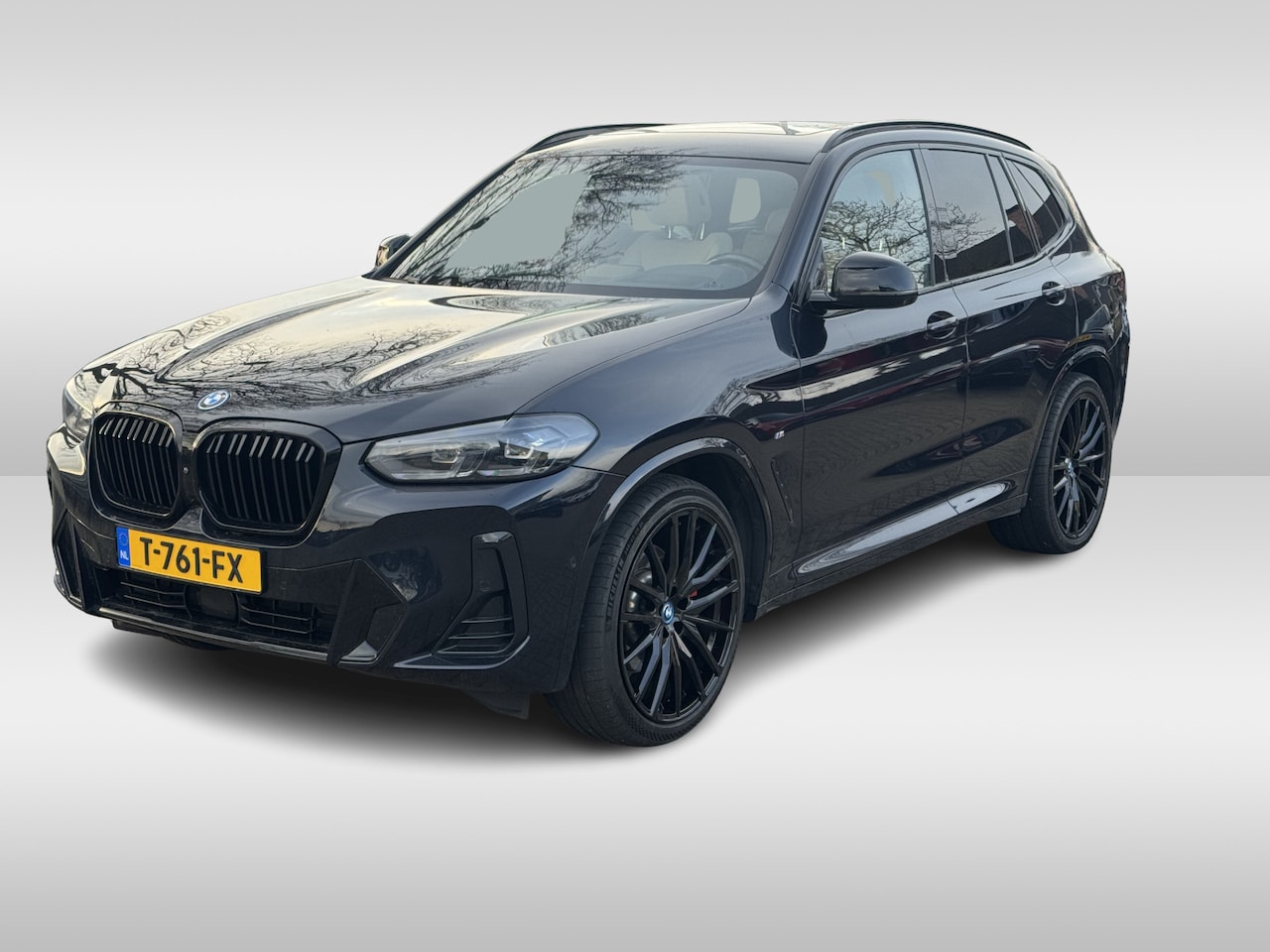 BMW iX3 - High Executive 80 kWh / Trekhaak / Panoramadak / 360Camera / Head-up / Laser LED / Harman - AutoWereld.nl