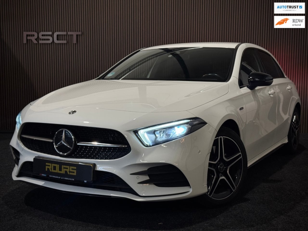 Mercedes-Benz A-klasse - 250 e Premium Plus AMG |Ambient|P.sens|Stoelverw. - AutoWereld.nl