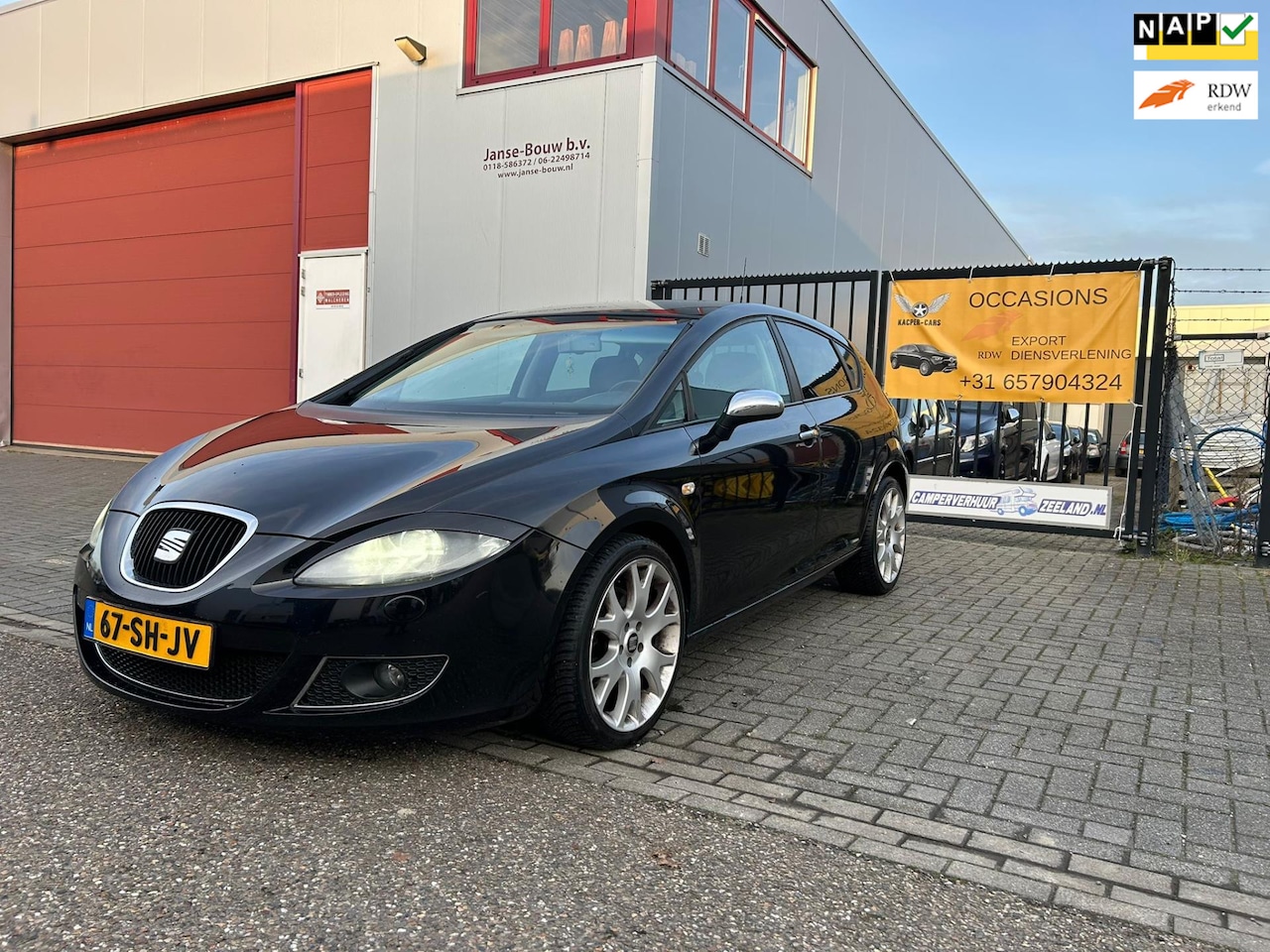 SEAT Leon - 2.0 TFSI Sport-up CARPLAY/STOELVERWARMING/DURE GELUIDSINSTALLATIE/ELECTRISCH INKLAPBARE SP - AutoWereld.nl