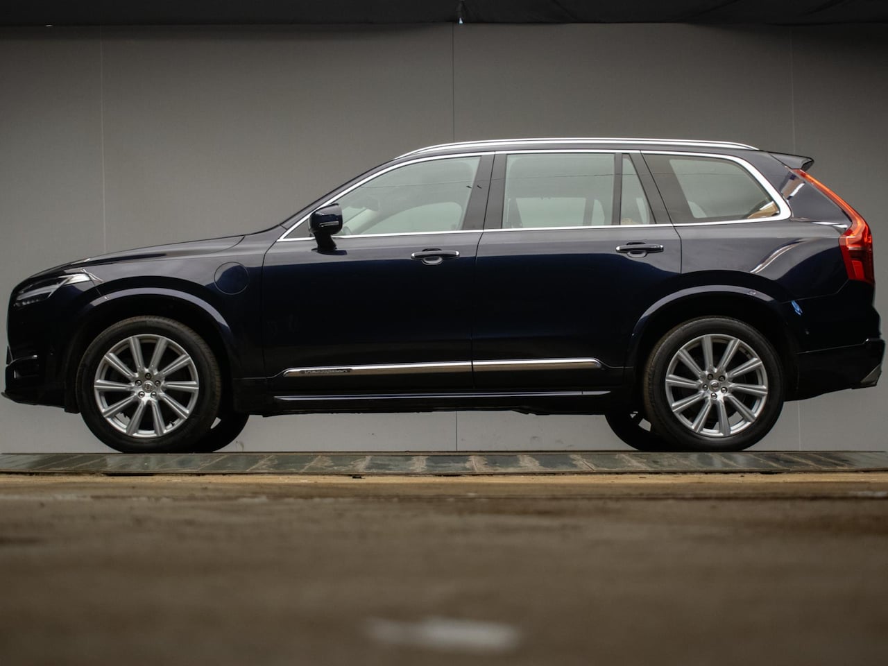 Volvo XC90 - 2.0 T8 Twin Engine AWD Inscription Sport (PANORAMADAK,APPLECARPLAY,BOWERS&WILKINS,CAMERA,L - AutoWereld.nl