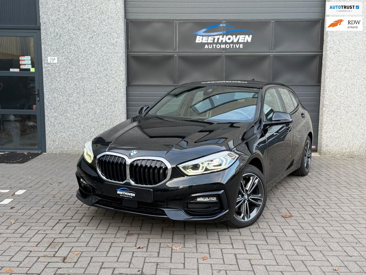 BMW 1-serie - 118i M Sport | Led|Carplay |Sportstoelen - AutoWereld.nl