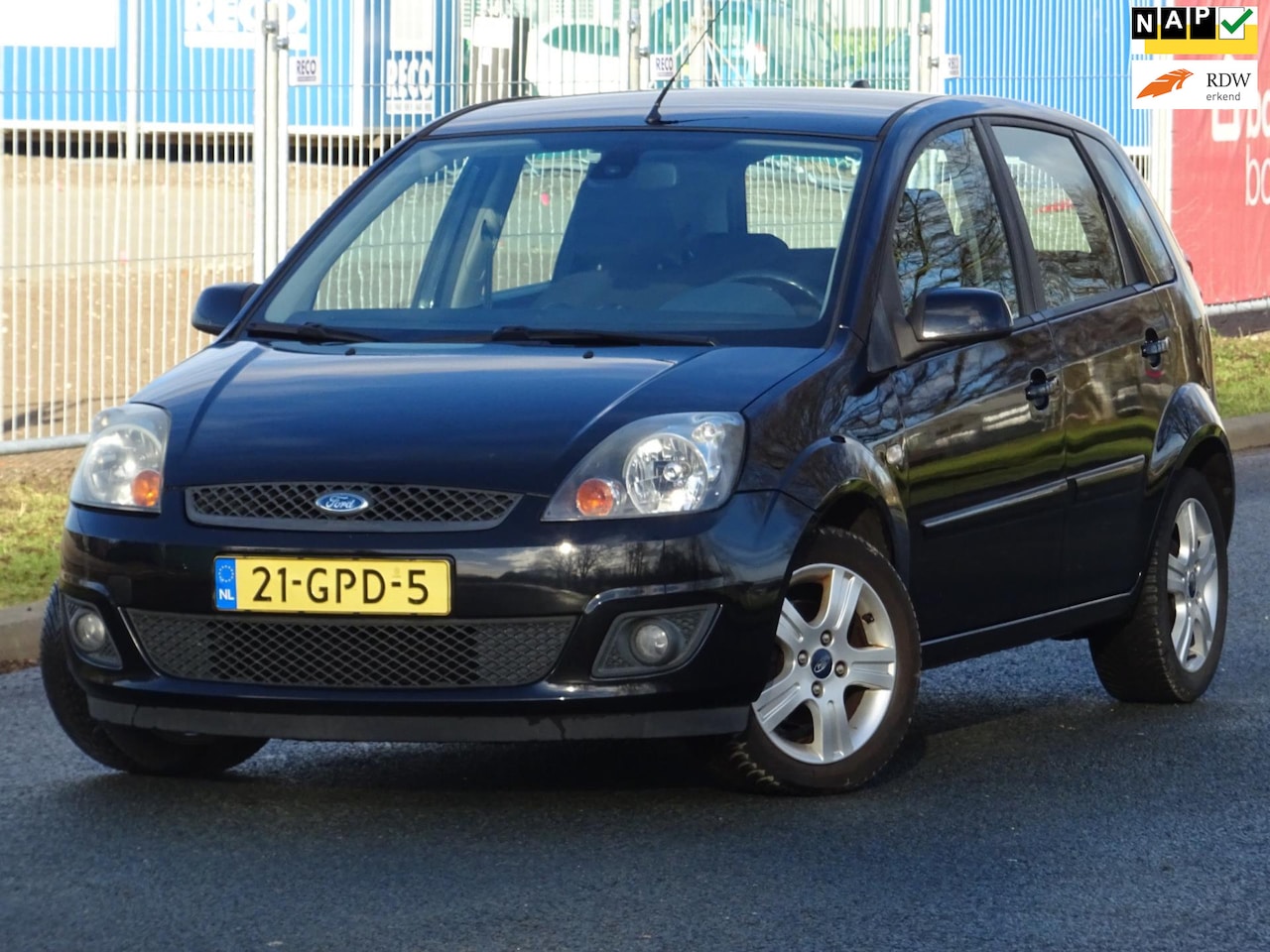 Ford Fiesta - 1.4-16V Futura XL BJ2008 5DEURS NAP/CLIMA/PDC - AutoWereld.nl