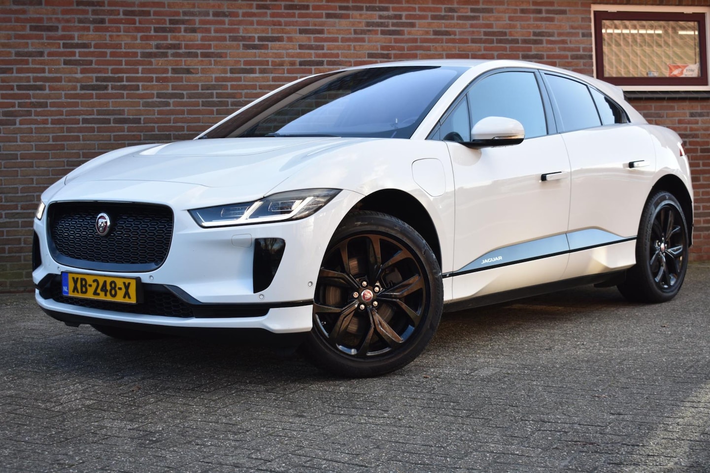 Jaguar I-PACE - EV400 SE 90 kWh '18 SOH 80,6% LED Leder Clima Navi Cruise Inruil mogelijk - AutoWereld.nl