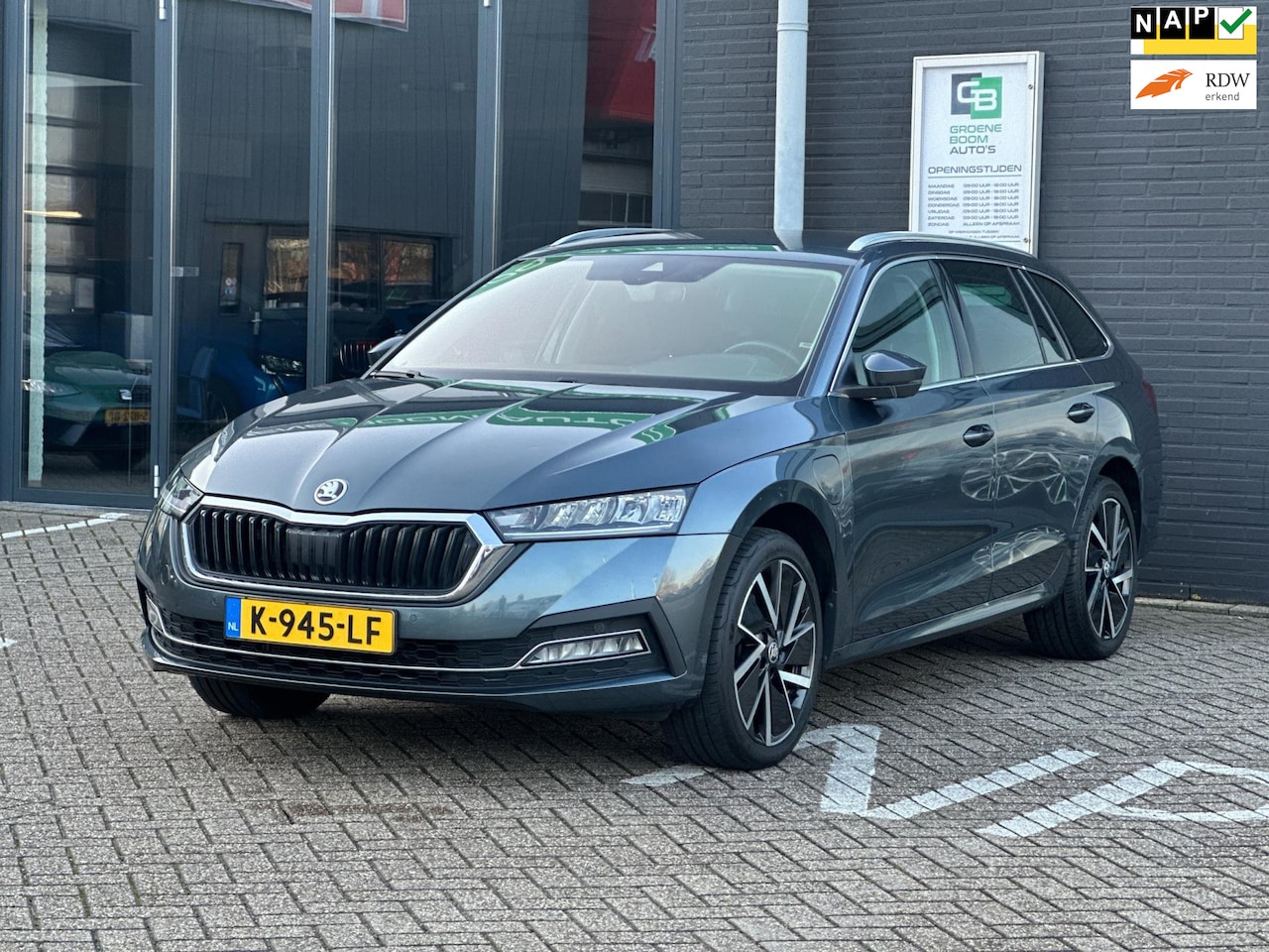 Skoda Octavia Combi - 1.4 TSI iV PHEV Business Edition/CARPLAY/NL-AUTO NAP/NETTE STAAT!! - AutoWereld.nl