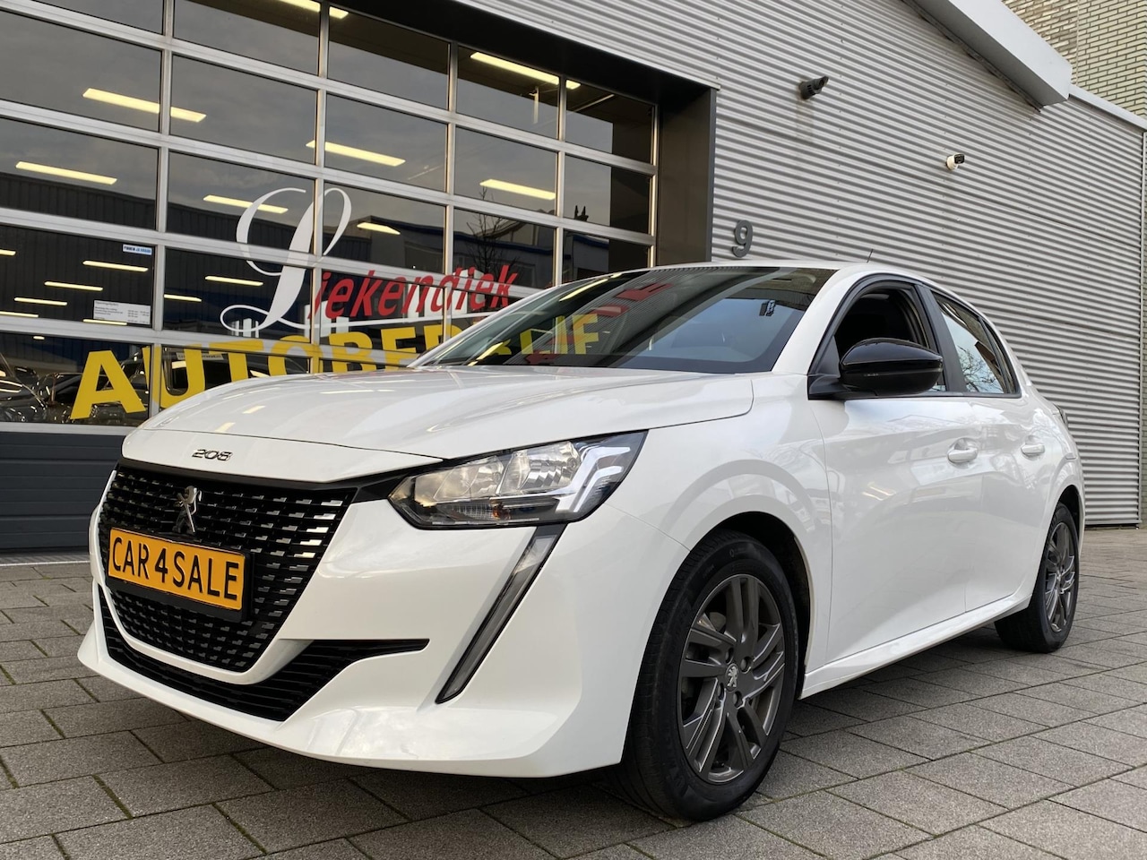 Peugeot 208 - 1.2 PureTech Active Pack 27.000 KM - Apple CarPlay / Navigatie I Airco I LED I Sport velge - AutoWereld.nl