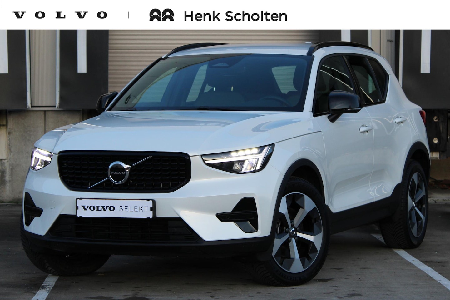 Volvo XC40 - B4 Plus Dark | Verwarmbare voorstoelen | Verwarmbaar stuurwiel | Verwarmbare voorruit | Pr - AutoWereld.nl