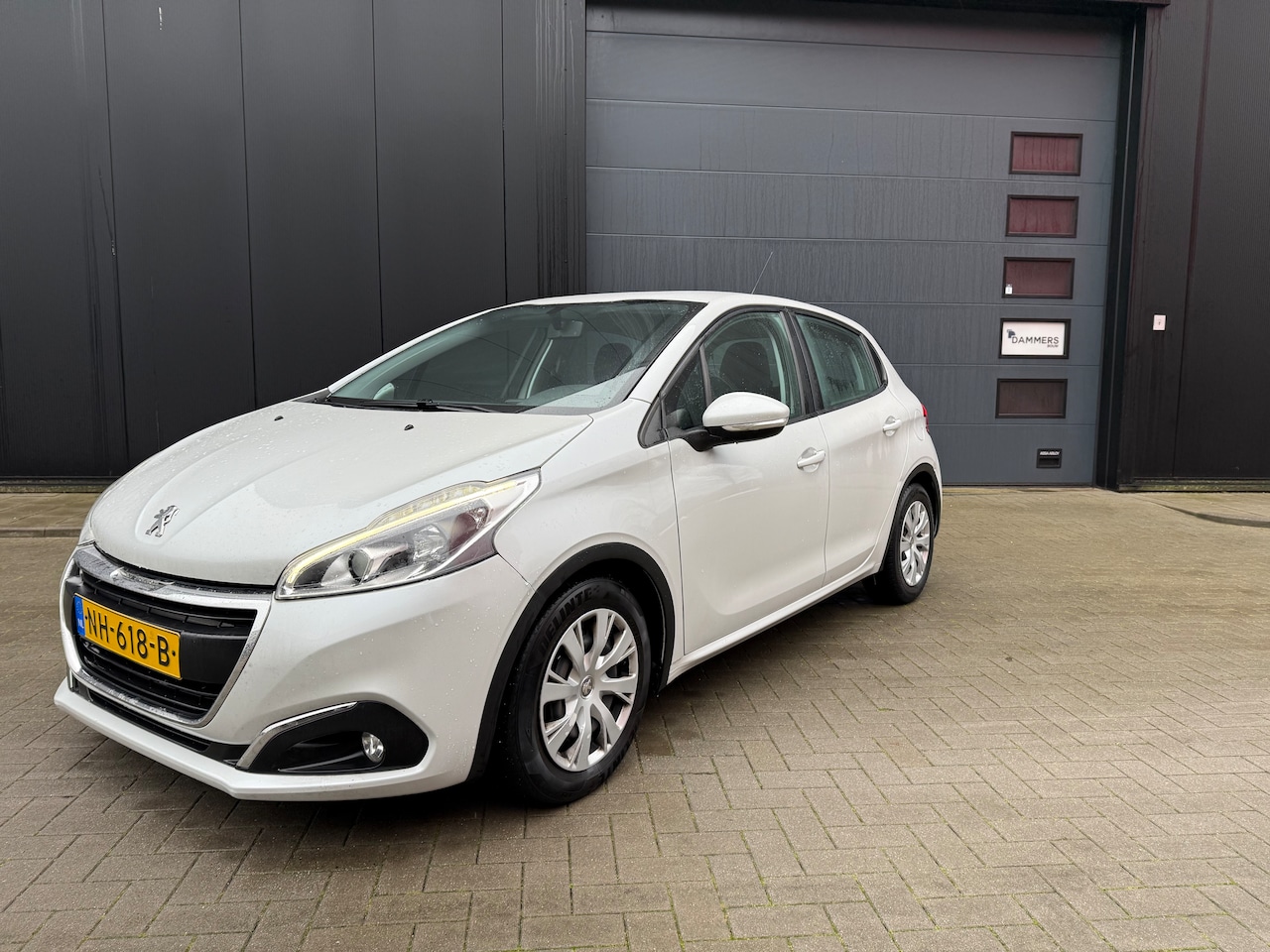 Peugeot 208 - 1.2 PureTech Blue Lion Nieuwe APK NAP - AutoWereld.nl