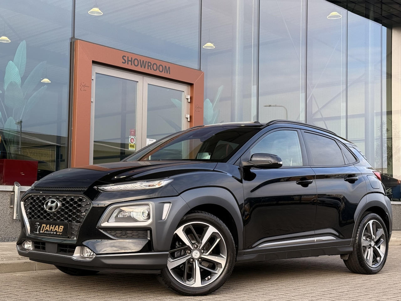 Hyundai Kona - 1.6 T-GDI Premium | Krell Audio | Schuifkantel / Dak | Head-Up | Apple Carplay | Achteruit - AutoWereld.nl