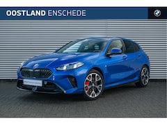 BMW 1-serie - 120 M Sport Automaat / Sportstoelen / Achteruitrijcamera / M Adaptief onderstel / Comfort