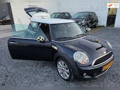 MINI Cooper S - 1.6 ZEER NETJES