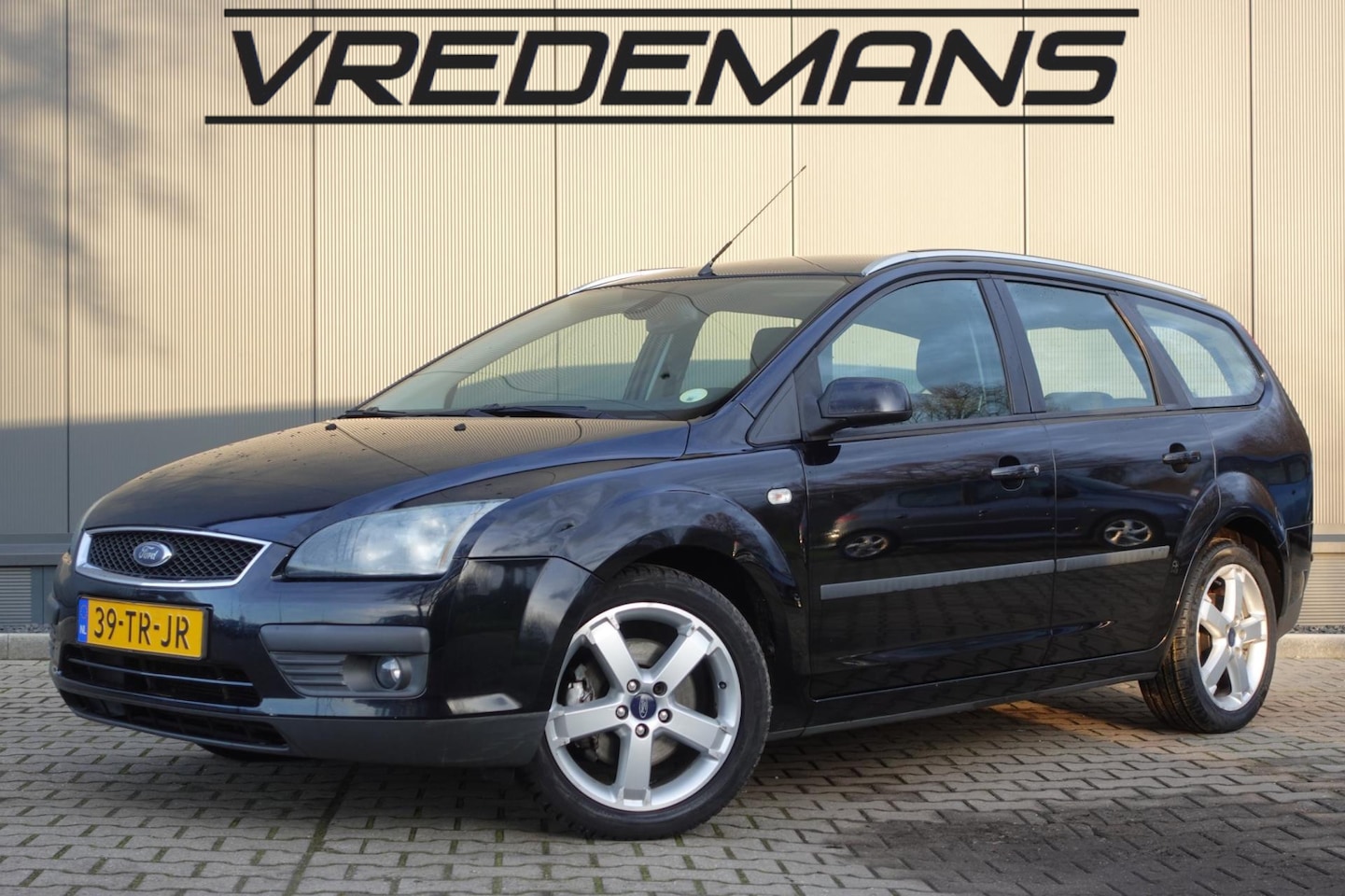 Ford Focus Wagon - 2.0-16V Rally Edition 2.0-16V Rally Edition - AutoWereld.nl
