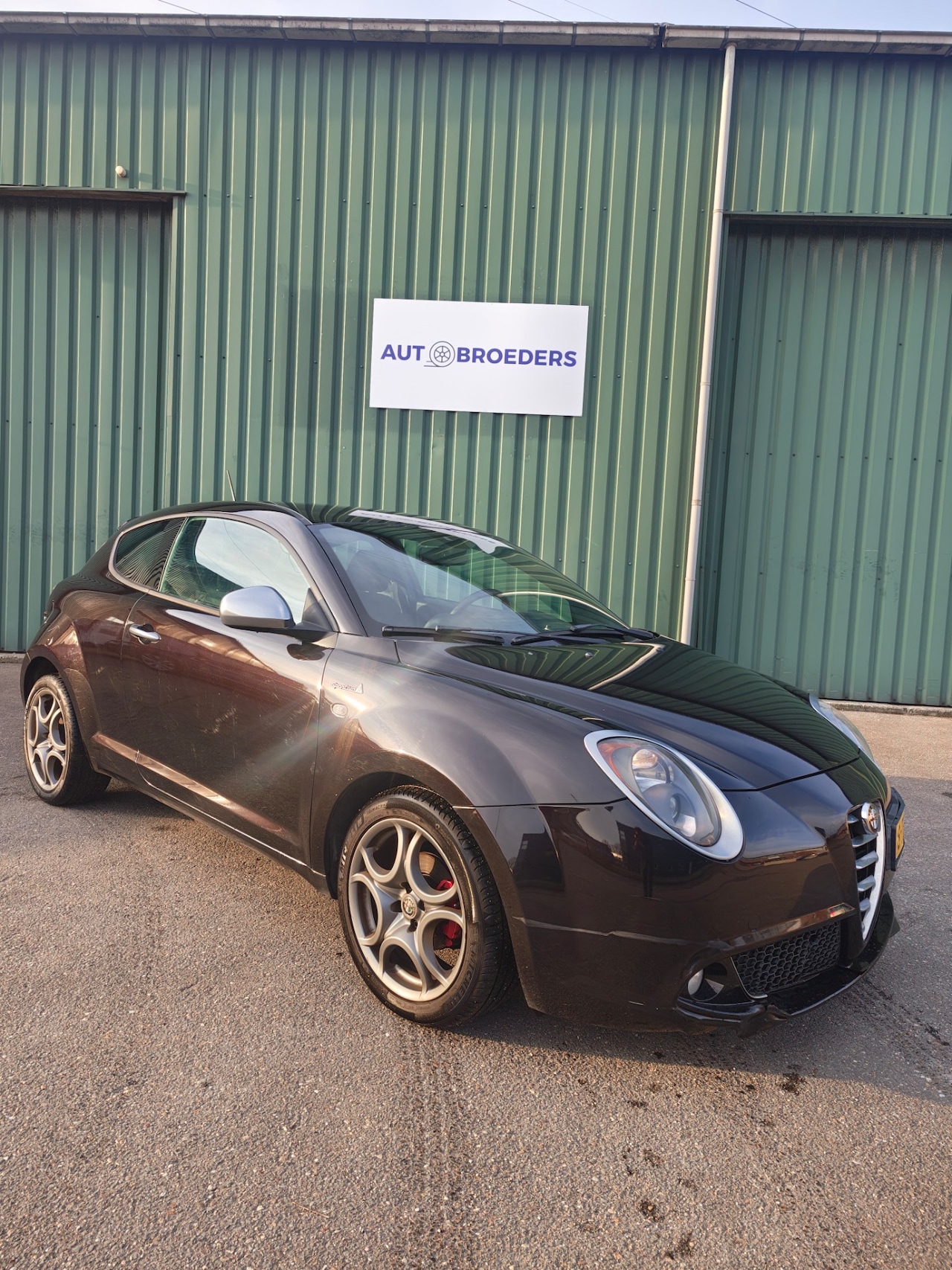 Alfa Romeo MiTo - 0.9 TwinAir Distinctive- GOED ONDERHOUDEN- PARKEER SENSOREN-AIRCO- ELEKTRISCHE RAMEN-NAVIG - AutoWereld.nl