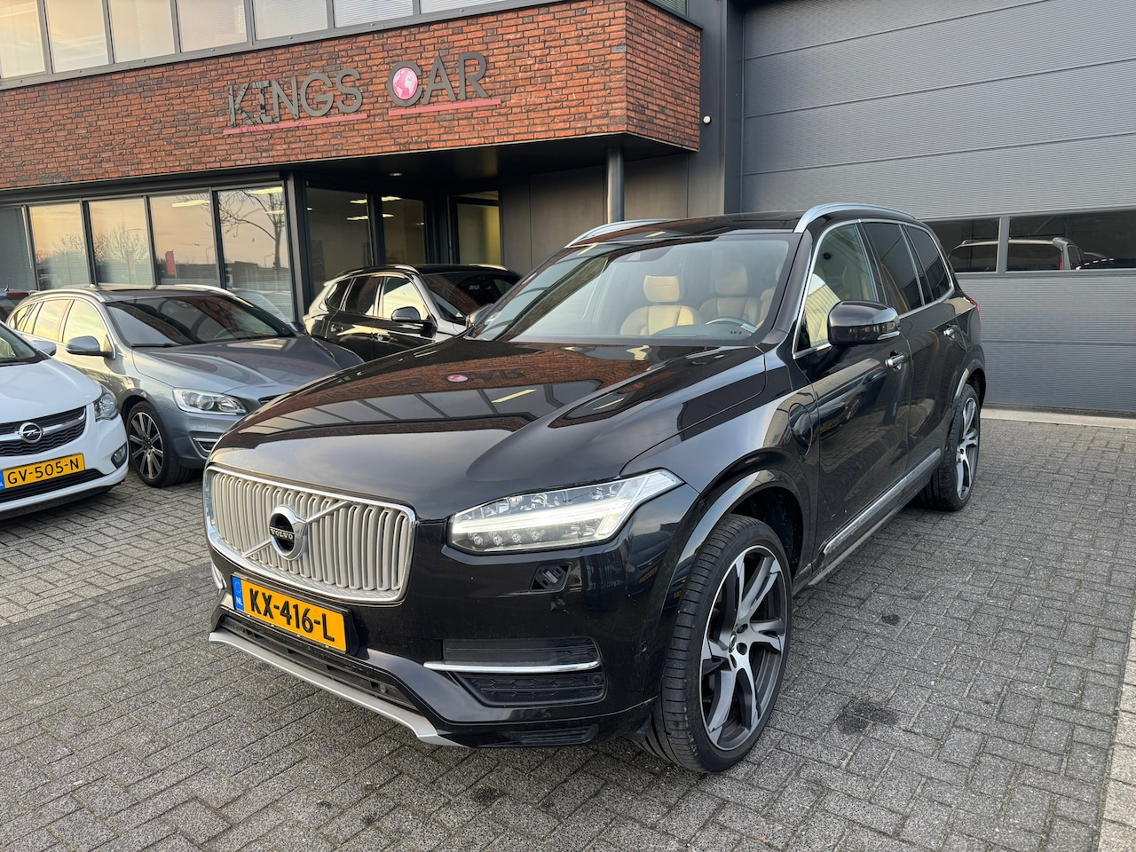 Volvo XC90 - 2.0 T8 Twin Engine AWD Inscription PANO TREKHAAK 7 PERS DEALER OH - AutoWereld.nl