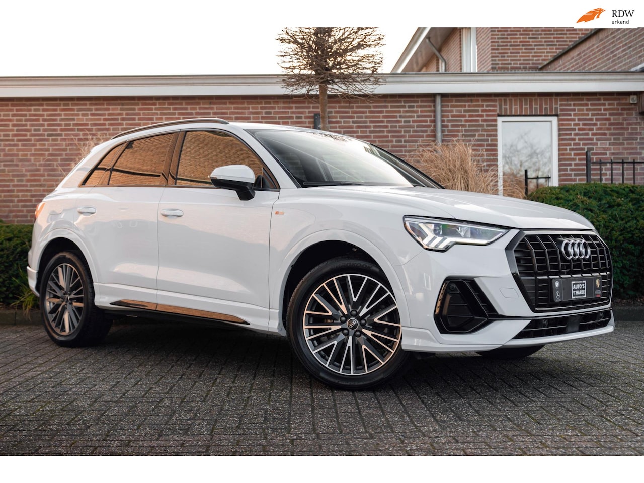 Audi Q3 - 45 TFSI e S Edition 245 PK 3x S-Line ACC Ambiance Black Optic Keyless Camera 19'' - AutoWereld.nl
