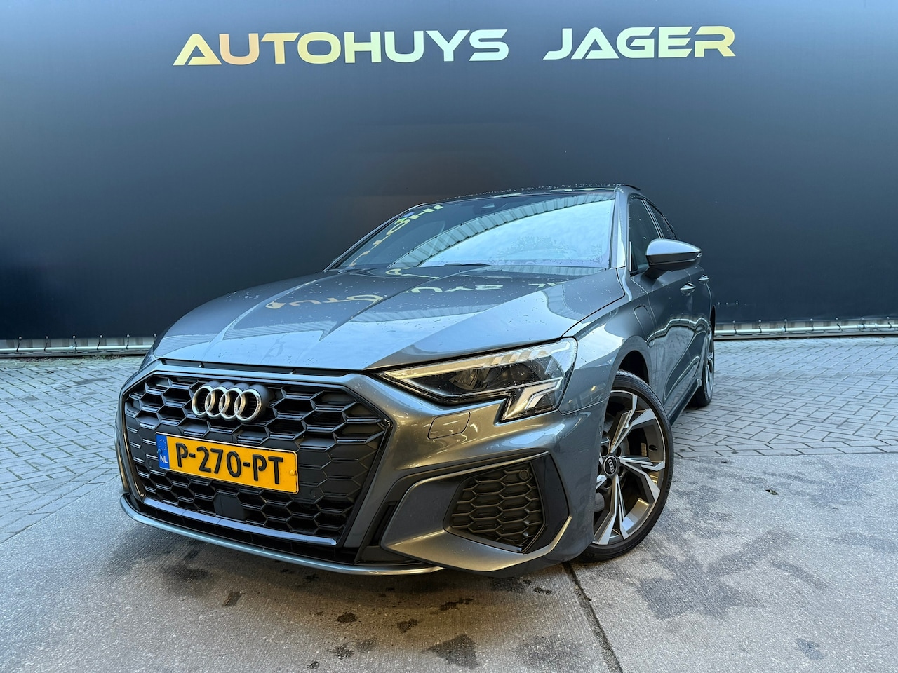 Audi A3 Sportback - 45 TFSI e S edition Competition Pano Camera Carplay - AutoWereld.nl