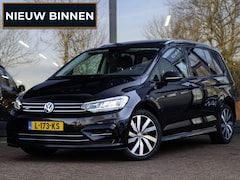 Volkswagen Touran - 1.5 TSI R-Line 7p Automaat Panodak Trekhaak