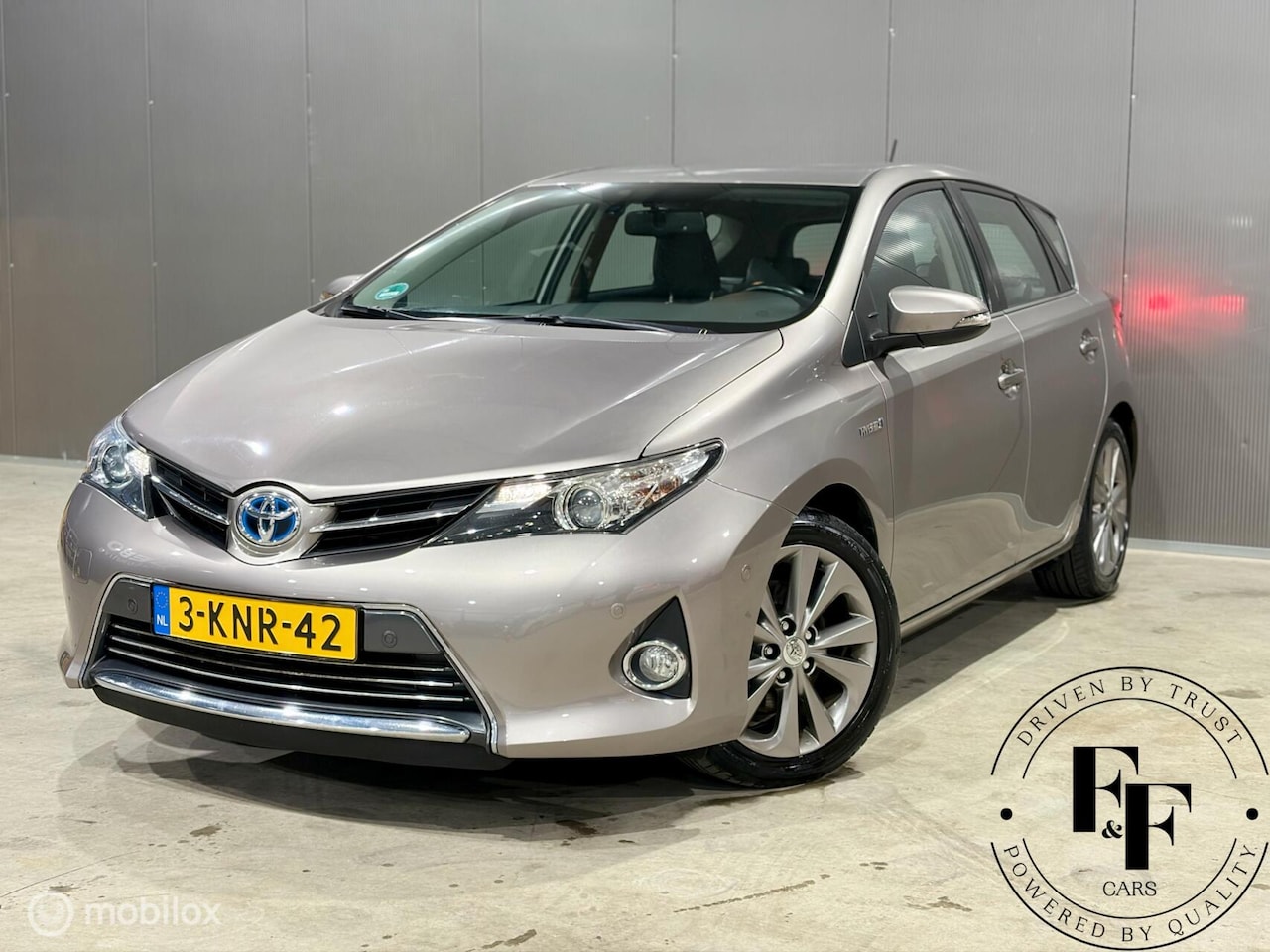 Toyota Auris - 1.8 Hybrid|Automaat|Verwarmde|Dealer onderhoude - AutoWereld.nl