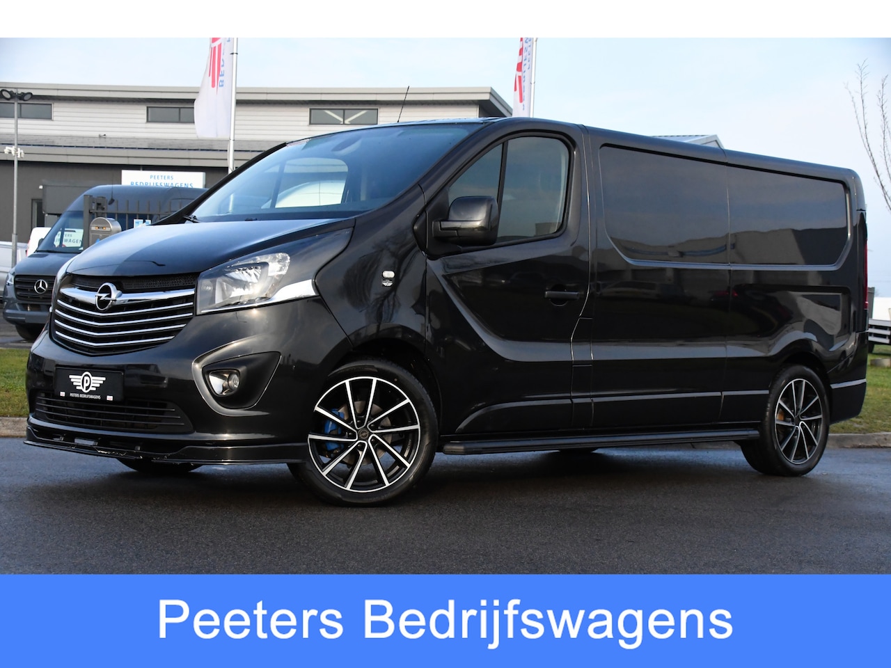 Opel Vivaro - 1.6 CDTI L2H1 Sport Black Edition Camera, Cruise, 125pk, Multimedia, Trekhaak, LED, Sensor - AutoWereld.nl