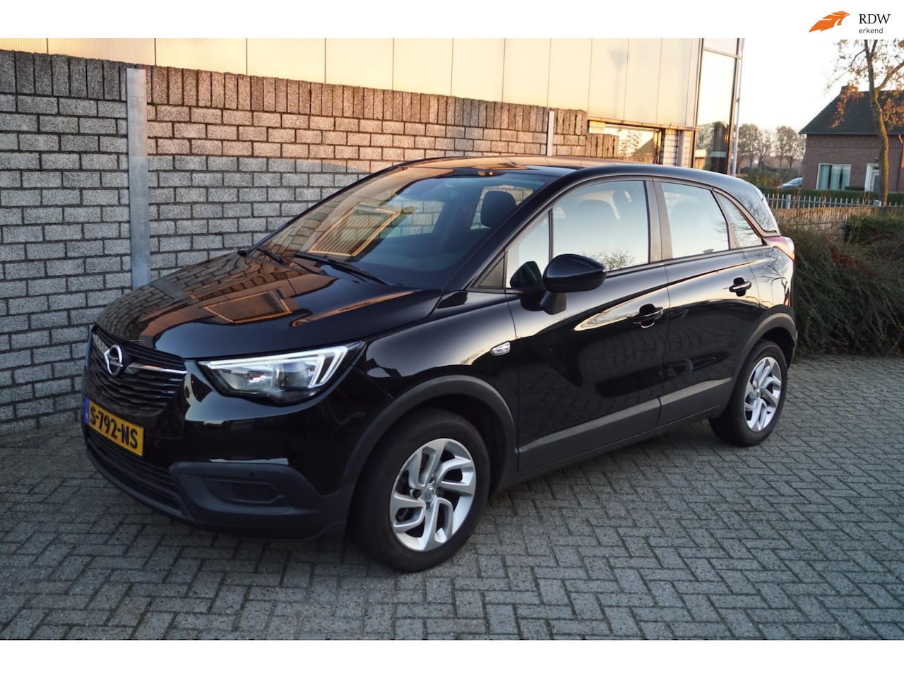 Opel Crossland X - 1.2 Turbo 130PK Edition Autom Navi Apple Carplay Airco Stoel/Stuur en Voorruitverw Cruise - AutoWereld.nl
