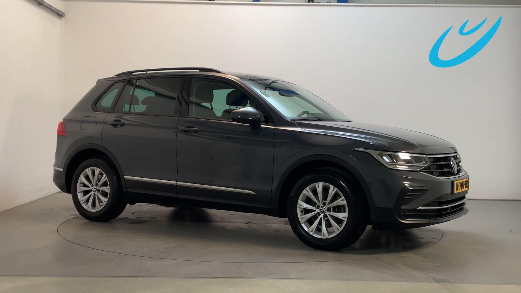 Volkswagen Tiguan - 1.5 TSI 150pk Life Alcantara Stoelverwarming Navigatie DAB+ Parkeersensoren - AutoWereld.nl