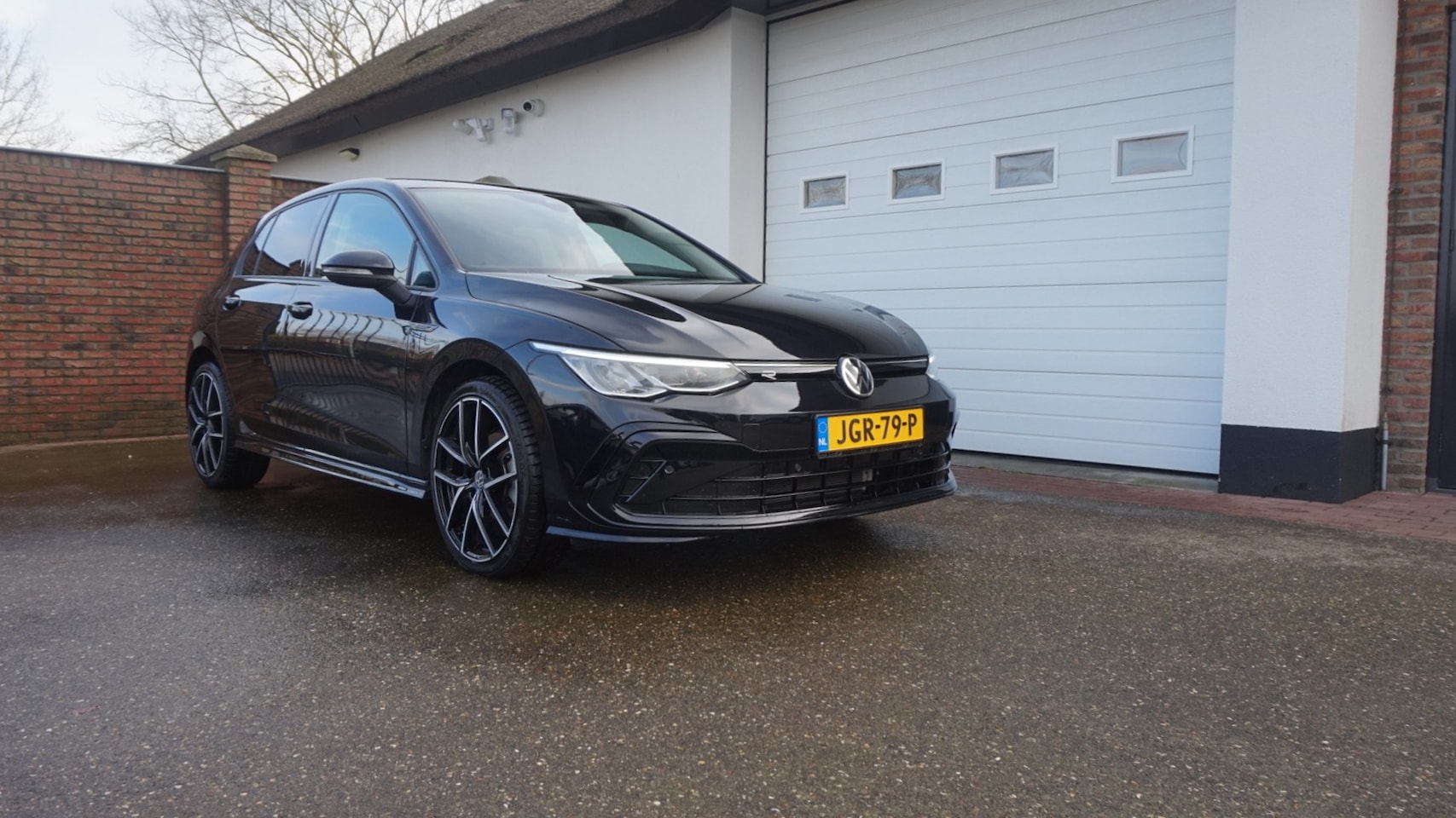 Volkswagen Golf - 1.0 TSI Life R-Line ActiveCruise-CarPlay-SfeerVerlichting-SideAssist BTW Auto - AutoWereld.nl