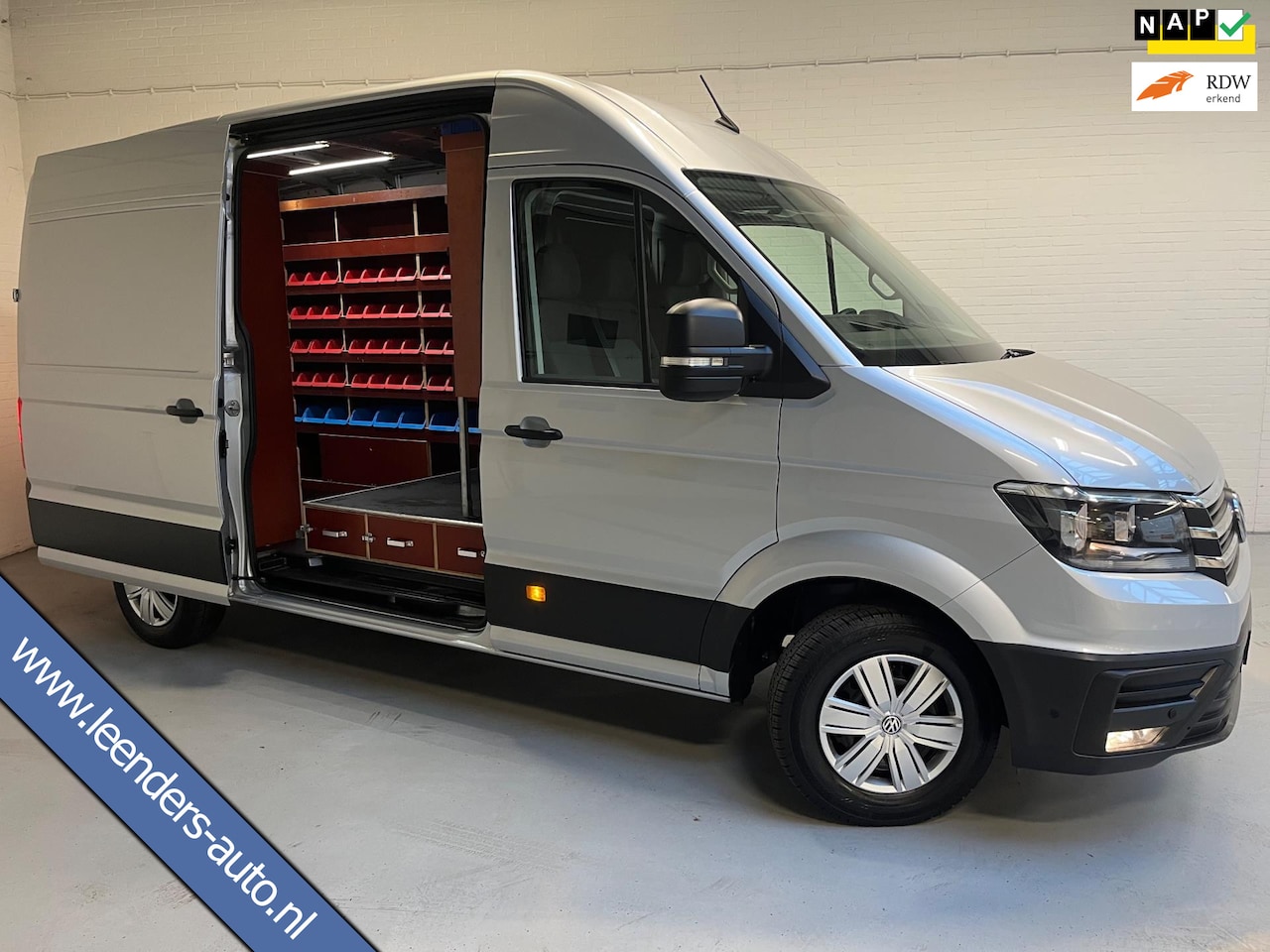 Volkswagen Crafter - Automaat DSG 35 2.0 TDI 140pk euro6 L3H3 3Persoons, Airco, Navigatie, Trekhaak 3000kg, Met - AutoWereld.nl