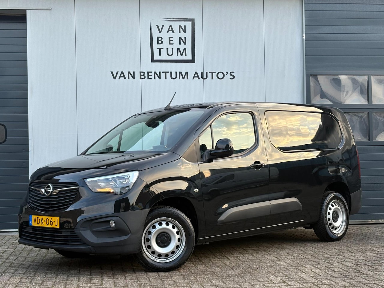 Opel Combo - 1.5D 131pk Autom. L2H1 Edition Navi Carplay Airco Cruise - AutoWereld.nl